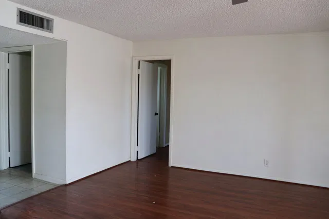 Unit Apt 315 photo 5