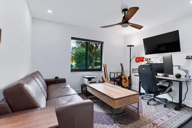 Residence photo 48