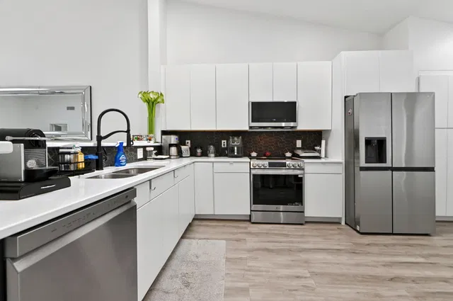  Residence photo 5