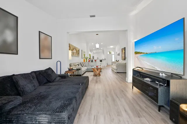  Residence photo 16