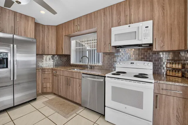  Residence photo 5