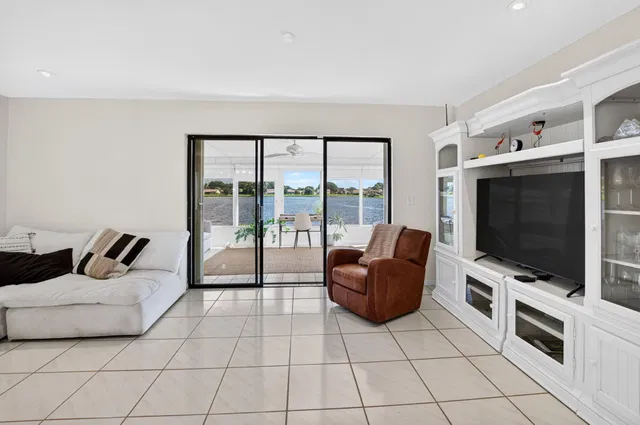  Residence photo 20
