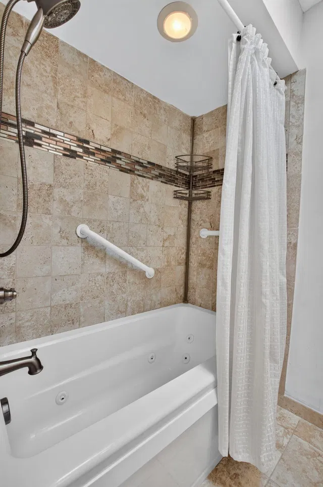  Residence photo 32