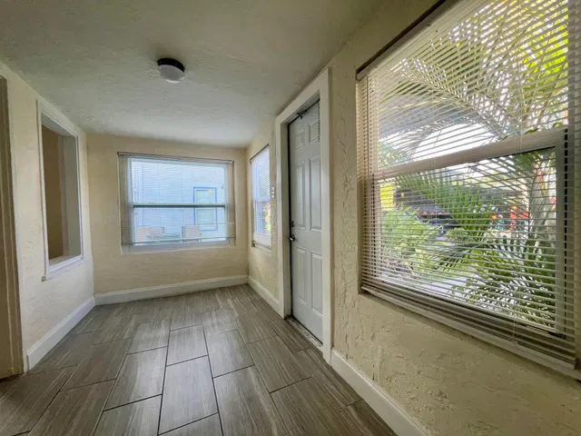 West Palm Beach Residence photo 14