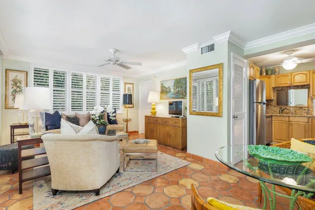 In-Town Palm Beach Unit 1050 photo 2