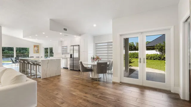 Residence photo 5