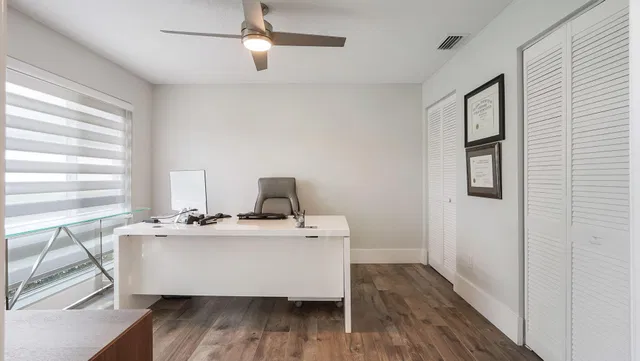 Residence photo 23