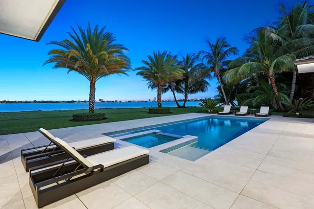 West Palm Beach Residence photo 13