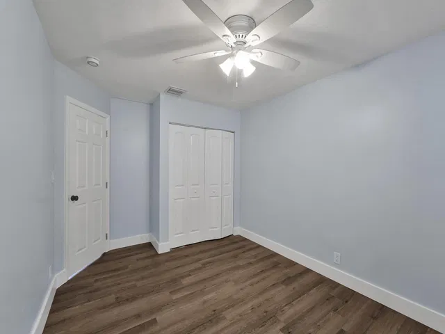 Unit 2 photo 11