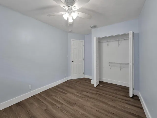 Unit 2 photo 14