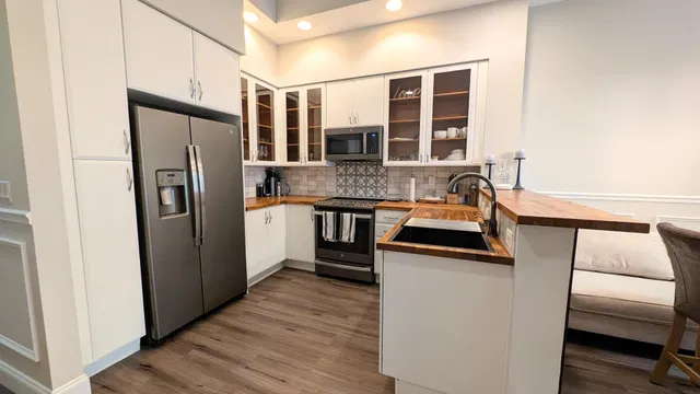 One City Plaza Unit 435 photo 4