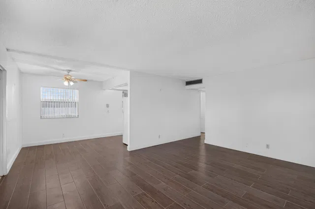  Residence photo 7