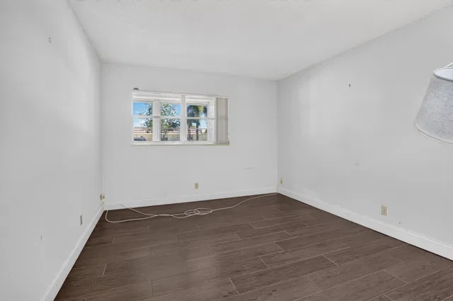  Residence photo 11