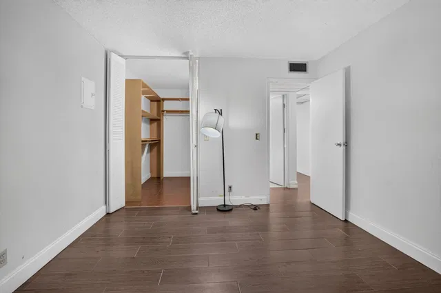  Residence photo 12
