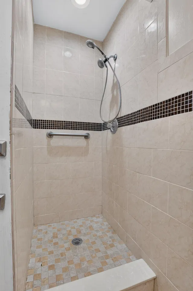  Residence photo 15