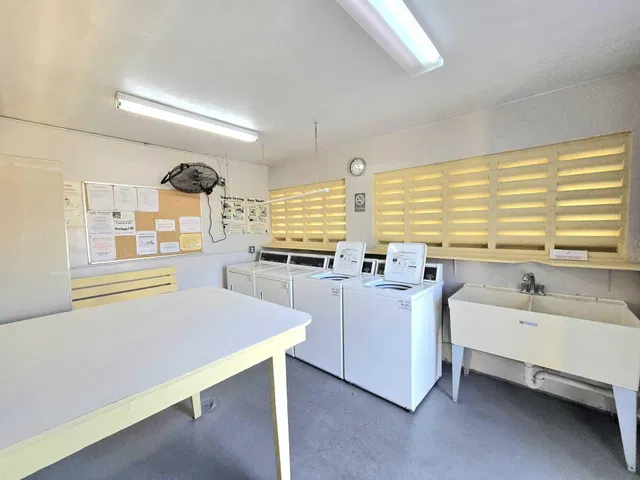  Unit A photo 33