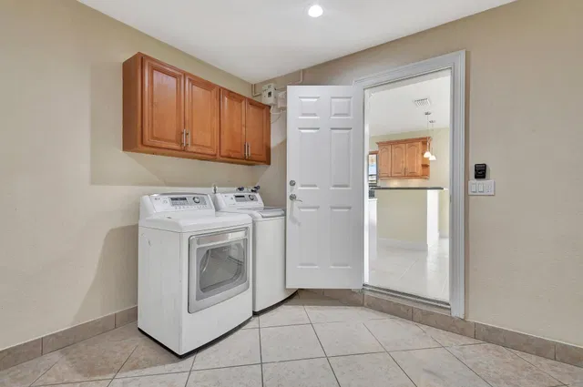 Residence photo 35