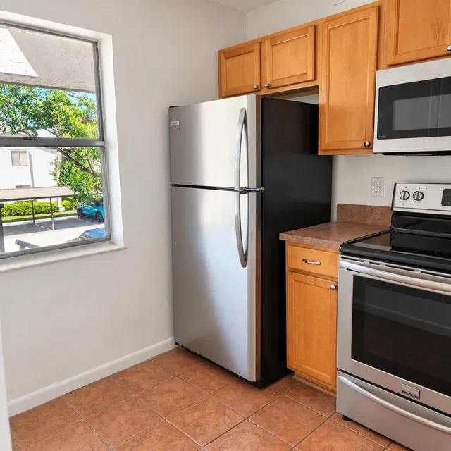 Unit 1206 photo 5