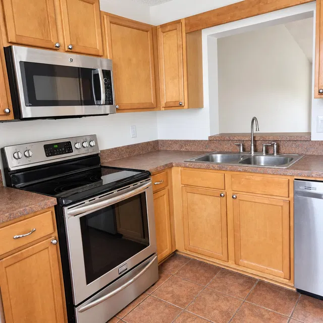 Unit 1206 photo 6