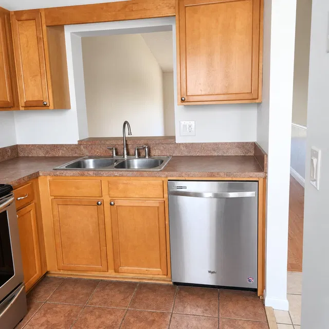 Unit 1206 photo 7