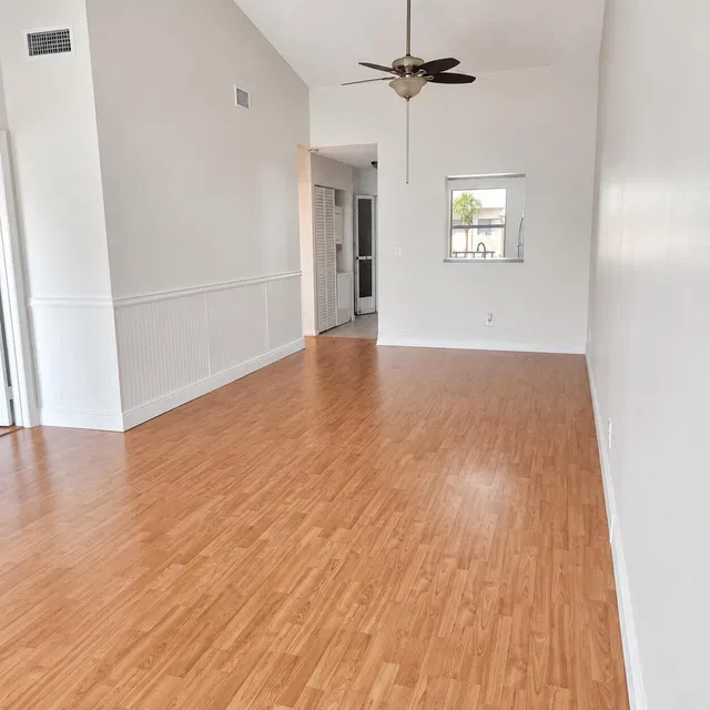 Unit 1206 photo 15