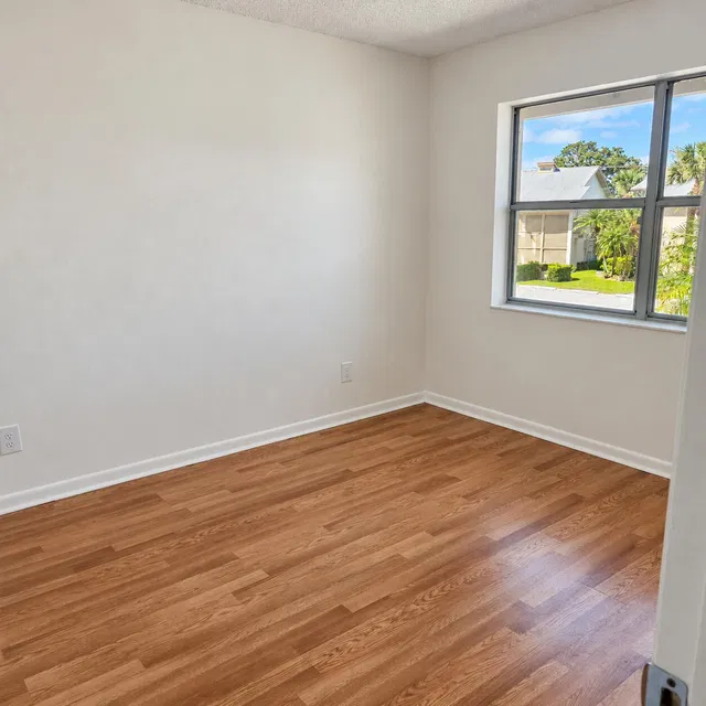 Unit 1206 photo 18