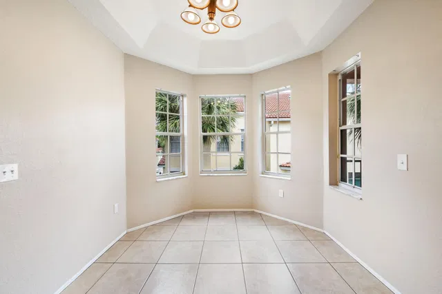 Residence photo 4