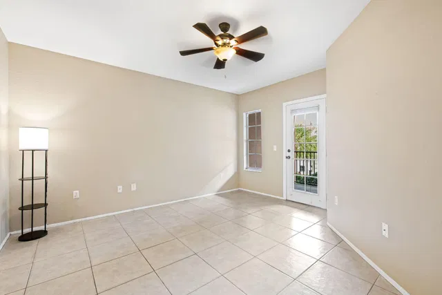 Residence photo 8