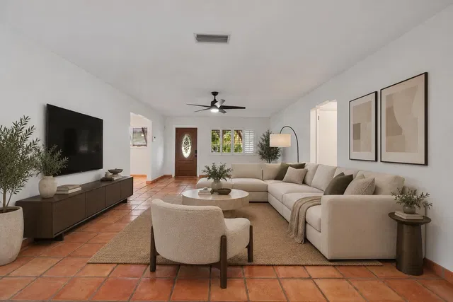 Residence photo 3
