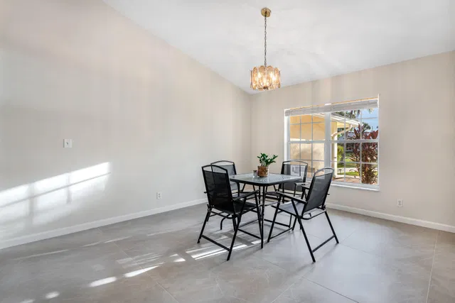  Residence photo 9