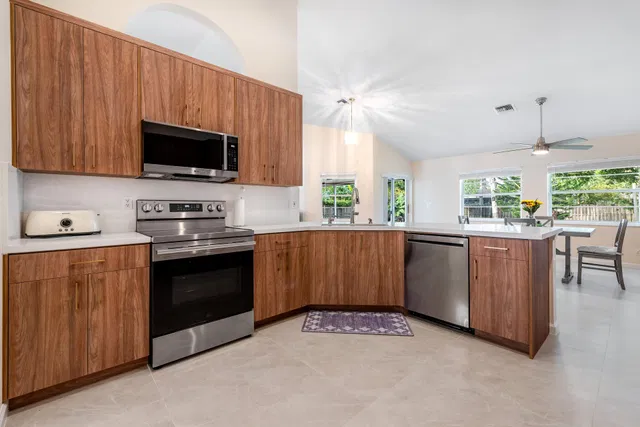  Residence photo 25