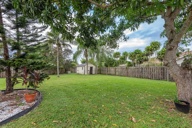  Residence photo 32