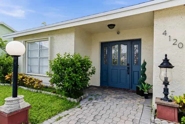 Residence photo 2