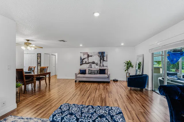 Residence photo 11