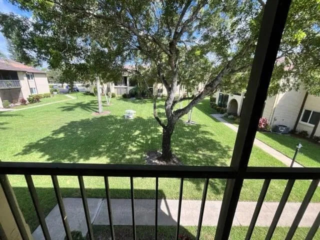 Unit C-2 photo 2