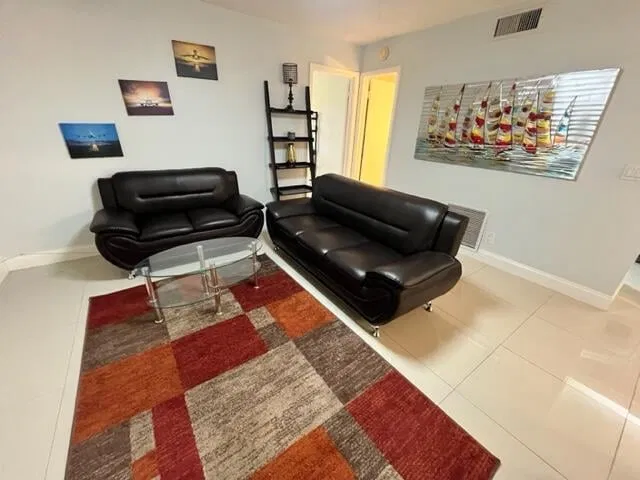 Unit C-2 photo 7