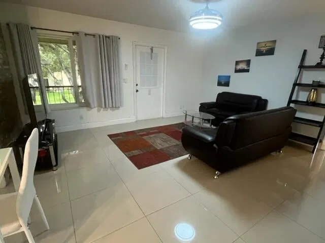 Unit C-2 photo 9