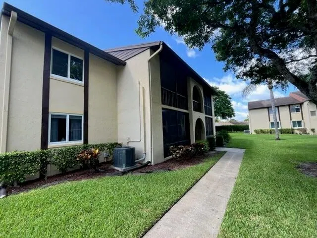 Unit C-2 photo 15