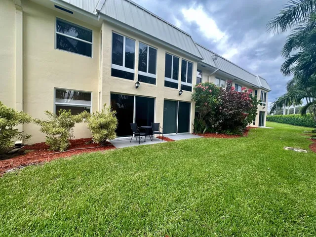 Unit 103 photo 4