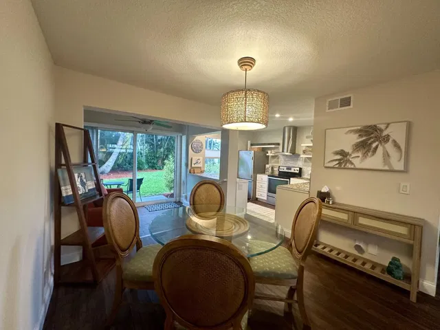 Unit 103 photo 8