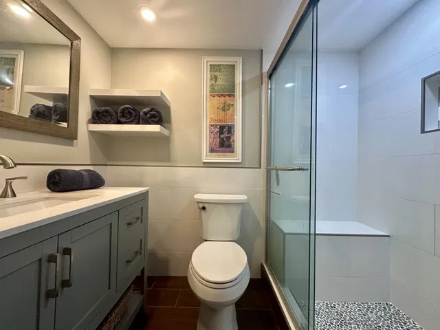 Unit 103 photo 18