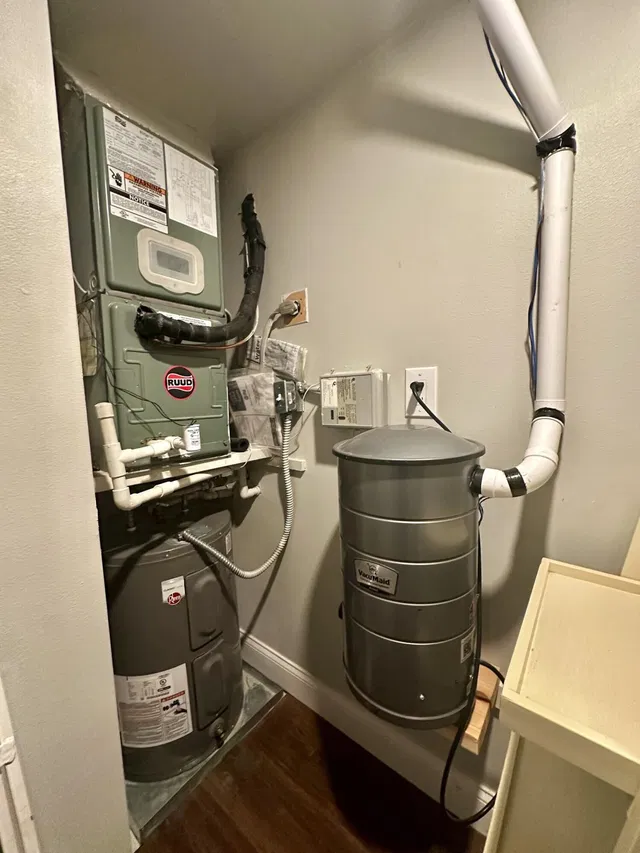 Unit 103 photo 19