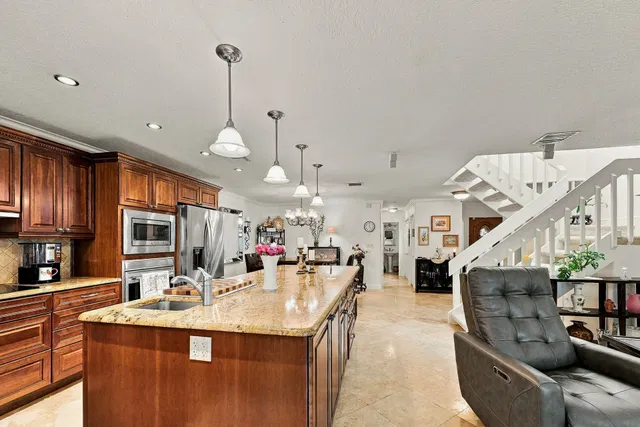  Residence photo 7