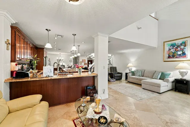  Residence photo 13