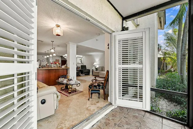 Residence photo 19