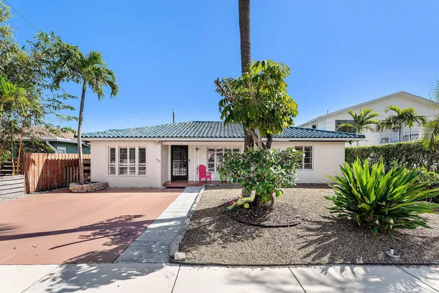 Residence photo 3