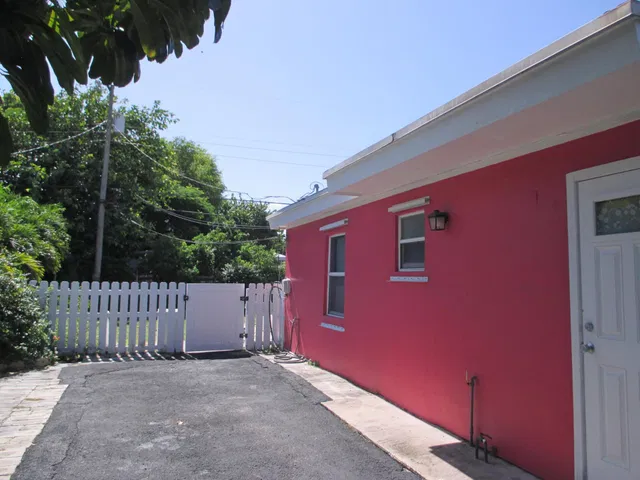 Residence photo 3