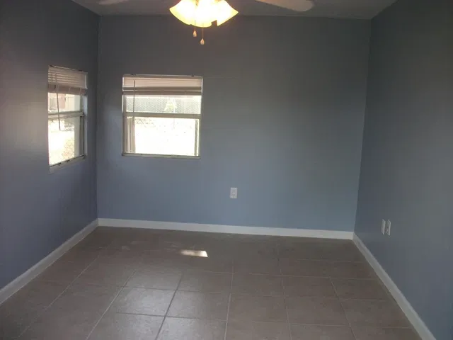 Residence photo 5