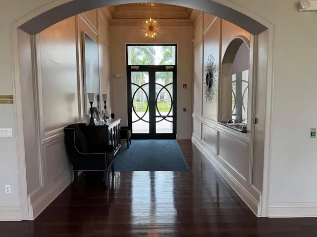 Residence photo 77