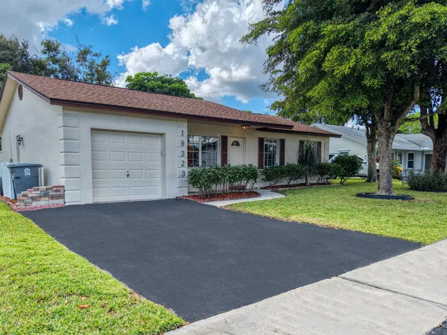 Residence photo 3